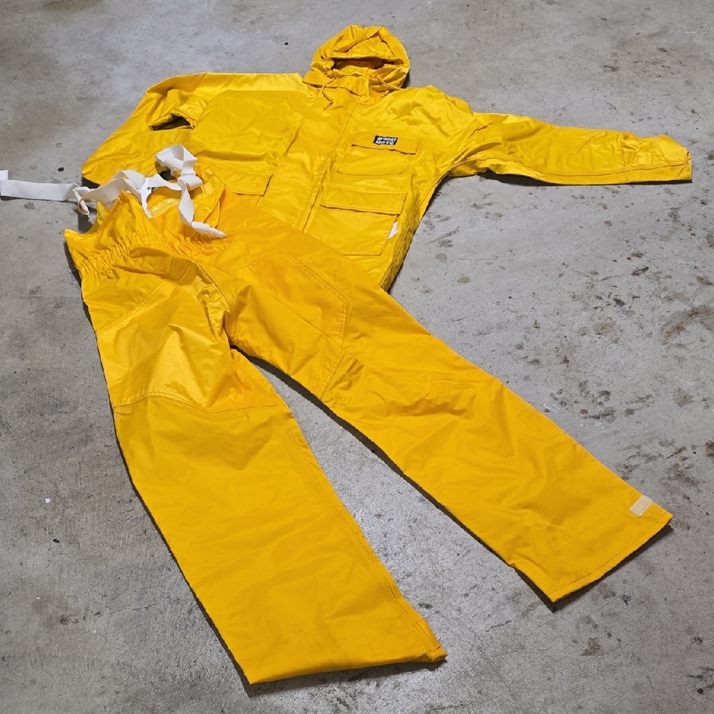 West Marine Nautical  Vibrant Yellow Waterproof Set Xs‎
